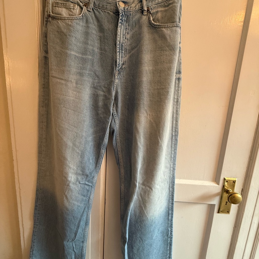 Zara  Relaxed Fit Jeans in Light Blue